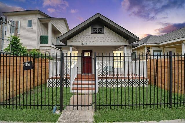 Photo - 4415 Hershe St (Houston, TX)