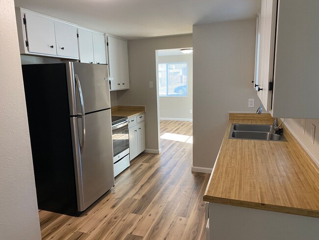 Foto del edificio - Spacious Single-Story Living with Modern C...