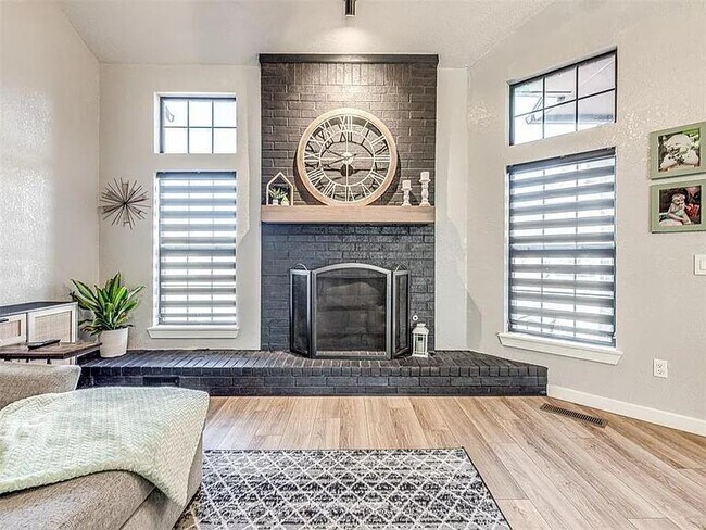 Building Photo - 2912 Canyon Oaks Ct
