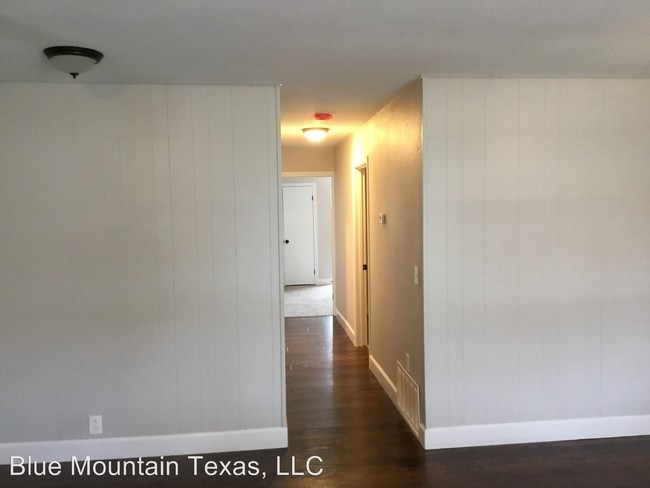 Building Photo - 2 br, 2 bath House - 3207 Longhorn