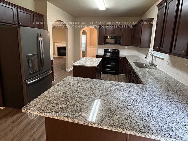 Building Photo - 833 Whitfield Oak Way NE