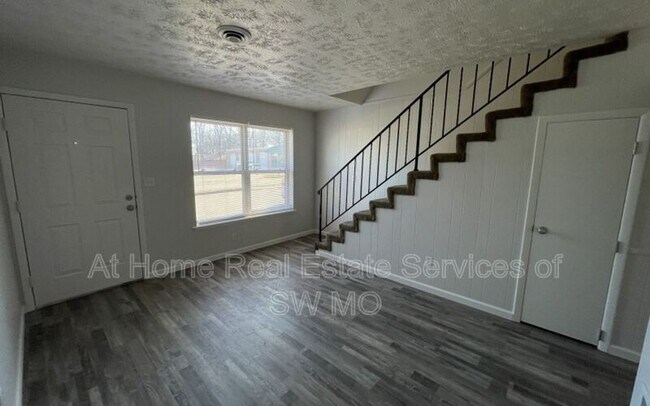 Foto del edificio - 3339 E Linwood St