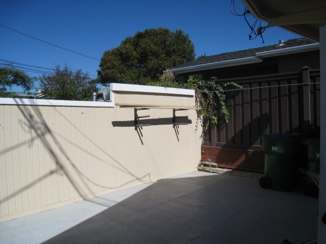 Building Photo - 250 Cress St
