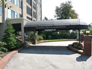 Building Photo - 55 River Rd