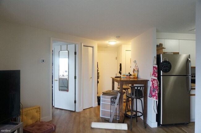 Building Photo - 1 br, 1 bath  - 25 Webster Ave # 405YB