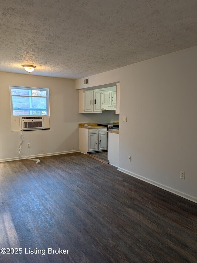 Foto del edificio - 3224 Springfield Dr