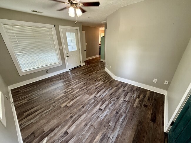 Building Photo - 1208 E Mt Vernon St