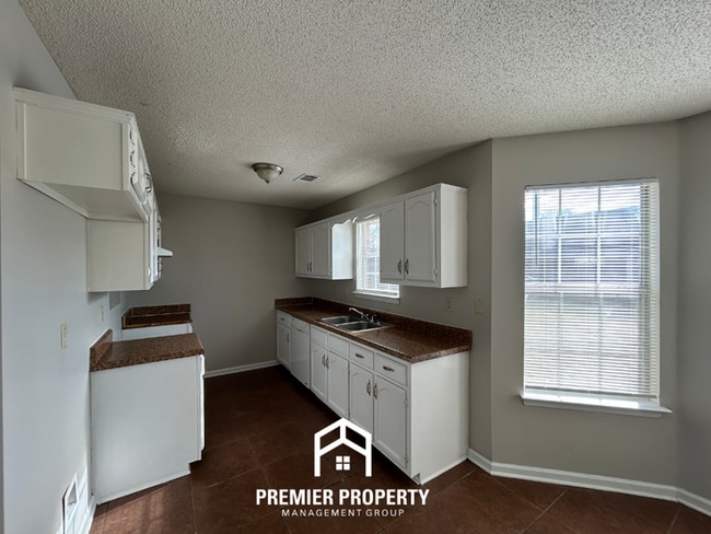 Building Photo - 7565 Baysweet Dr