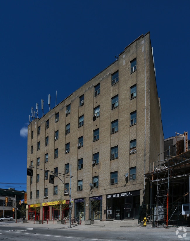 Building Photo - The Richmond