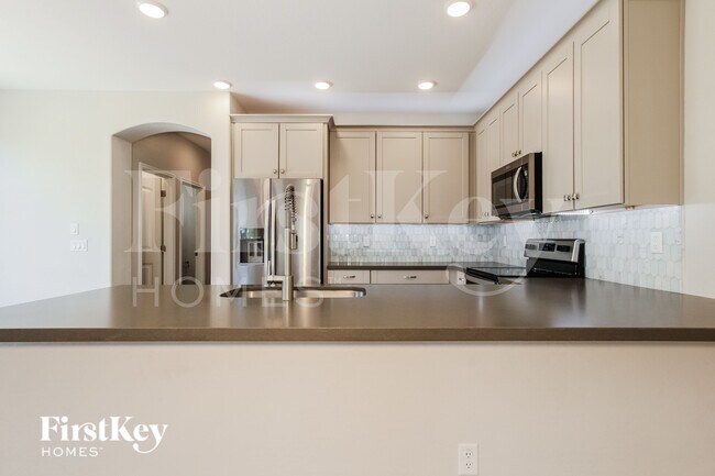 Building Photo - 1023 S 151st Ln