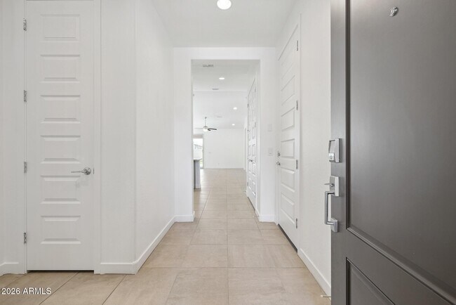 Foto del edificio - 9625 E Tesla Ave