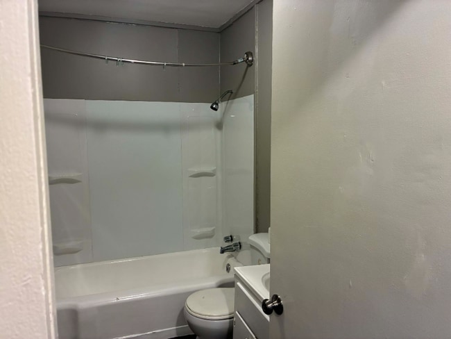 Building Photo - 1903-1905 S Booker St