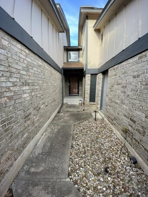 Building Photo - 1018 Solano Dr