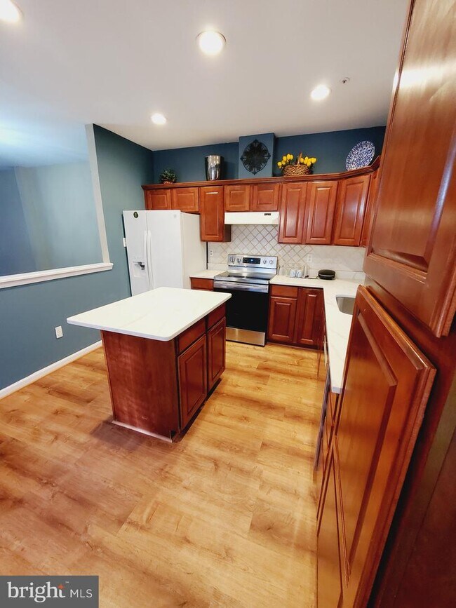 Building Photo - 9365 Owings Choice Ct