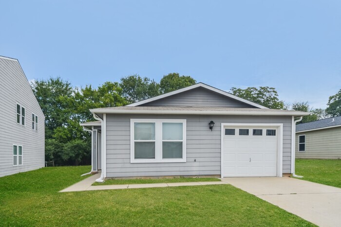 Foto principal - 236 Farmington Dr