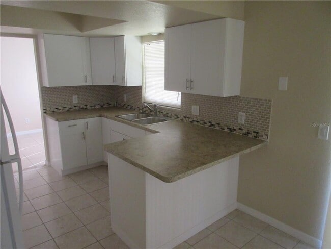 Foto del edificio - 979 Roseway Terrace NW