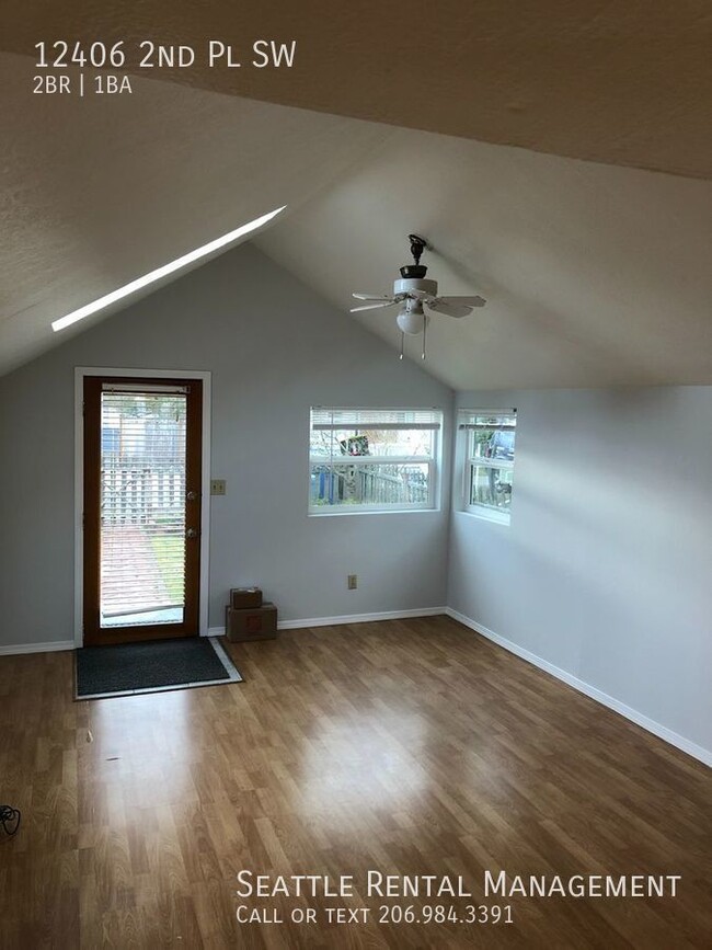 Building Photo - Super cute - Updated 2 Bedroom / 1Bath "Pi...