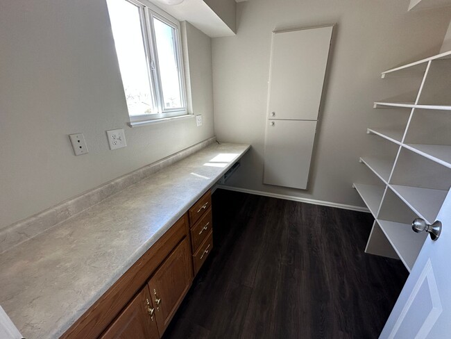 Building Photo - 3 BEDROOM, 2 BATHROOM SINGLE FAMILY HOME L...