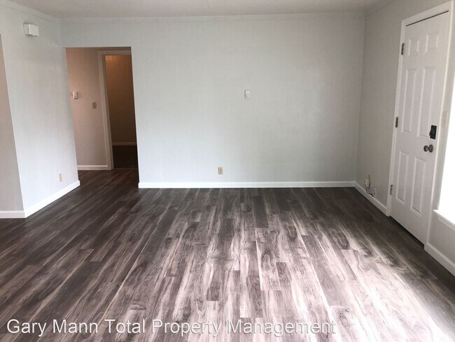 Building Photo - 2 br, 1 bath House - 609 Crest Drive