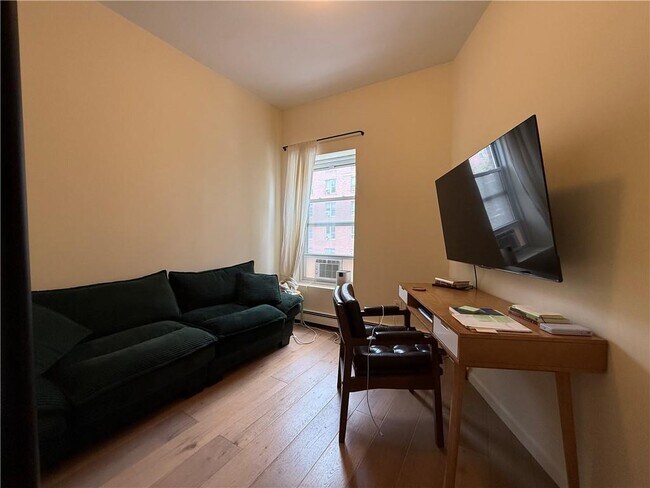 Foto del edificio - 42 Clermont Ave