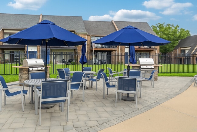 Picnic Area - The Crossings at Neshaminy Apartments