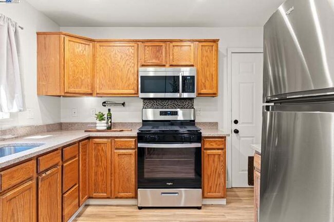 Foto del edificio - 20852 Baker Rd