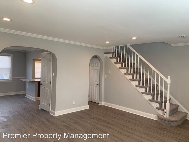 Building Photo - 4 br, 1.5 bath House - 3 S. Bernice Avenue