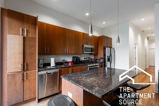 Photo - 1354 W Augusta Blvd Apartment