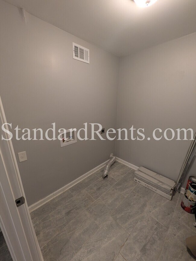 Foto del edificio - 4404 Currie Ct