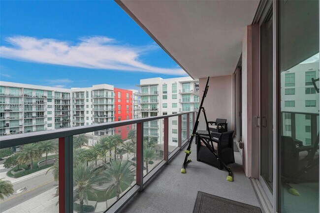 Foto del edificio - 7751 NW 107th Ave