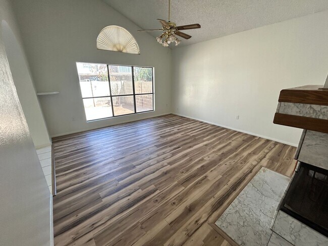 Building Photo - Charming 3 bed / 2.5 bath Gilbert Home wit...