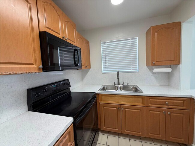 Foto del edificio - 6207 SW 131st Ct