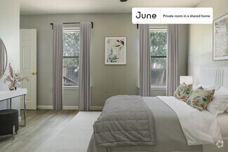 Building Photo - Private bedroom in 3 bed/2 bath Home