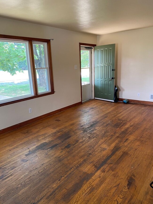 Foto del edificio - 3 Bedroom, 1 Bath Ranch In Roanoke County