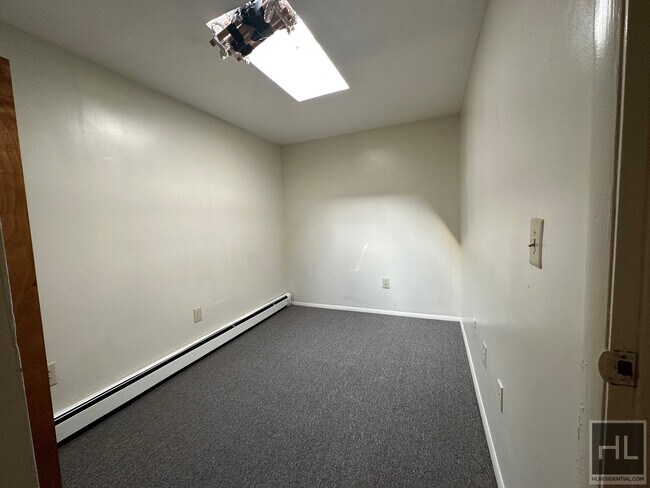 Foto del edificio - MONTAUK AVENUE