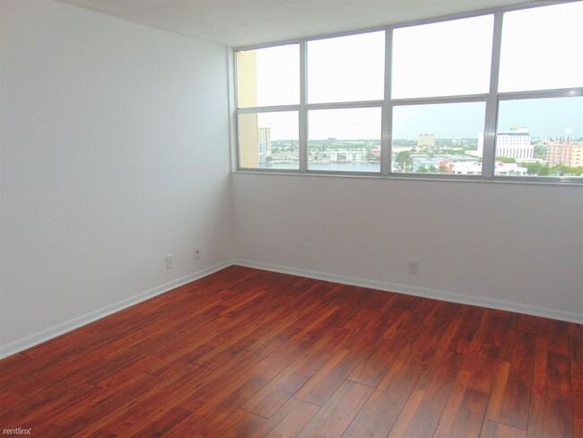 Building Photo - 2 br, 2 bath Condo - Lake Point Condo
