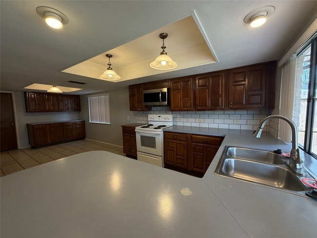 Foto del edificio - 5510 Cairnleigh Dr