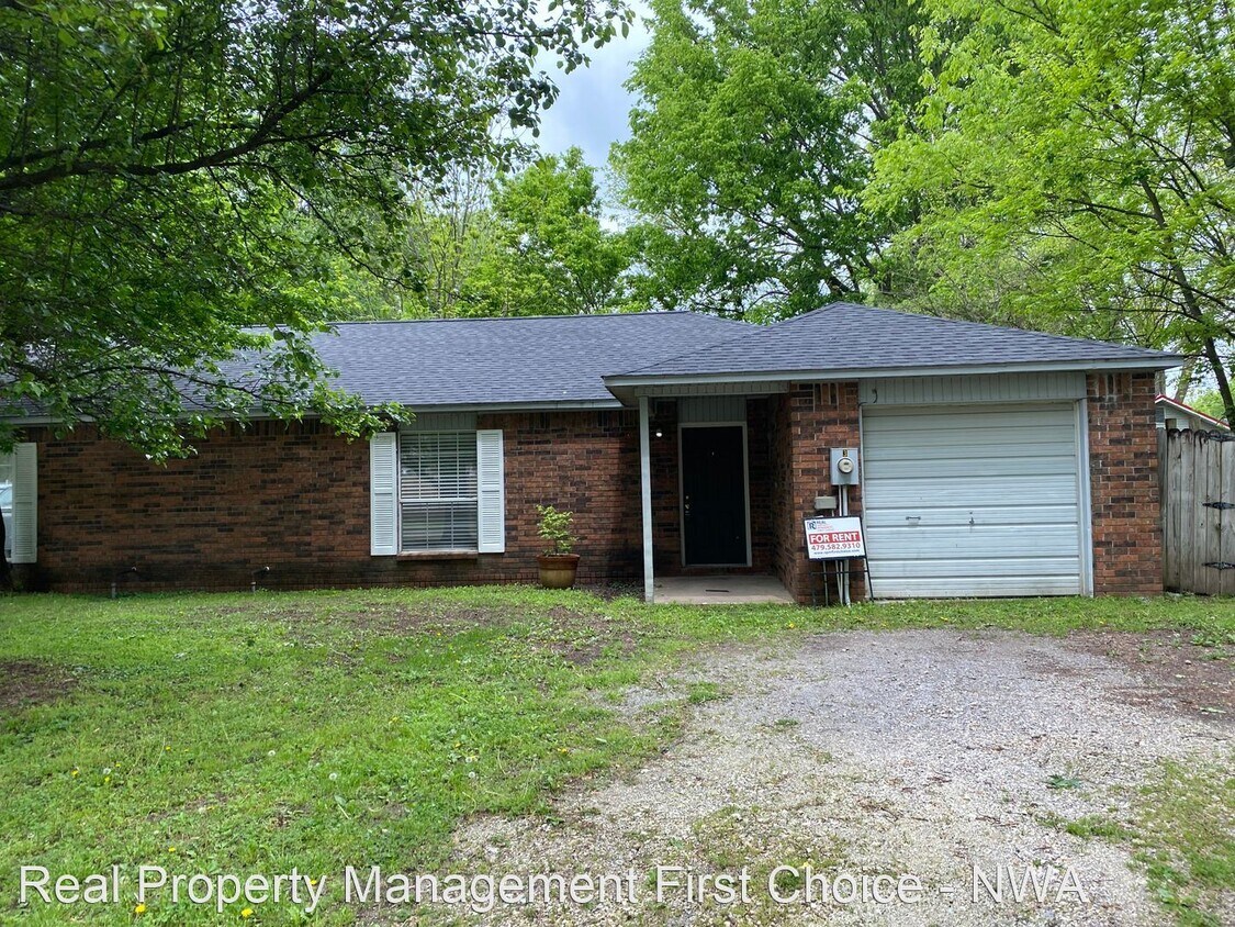 304 E Thurman St, Prairie Grove, AR 72753 House Rental in Prairie Grove, AR