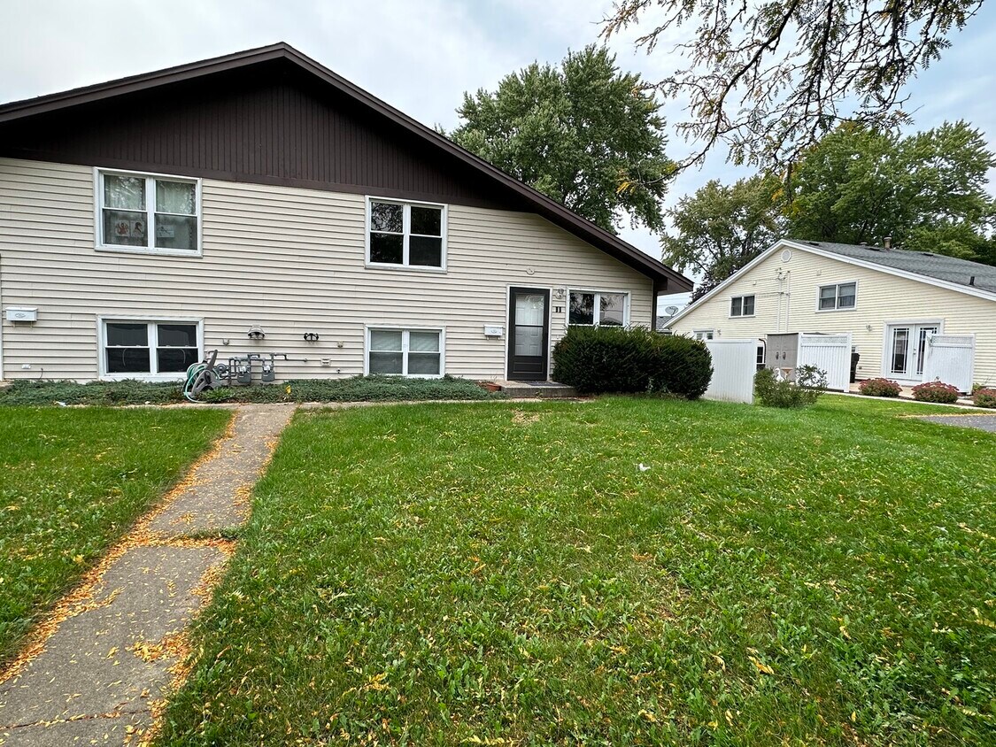 Primary Photo - 98 Jackman Dr
