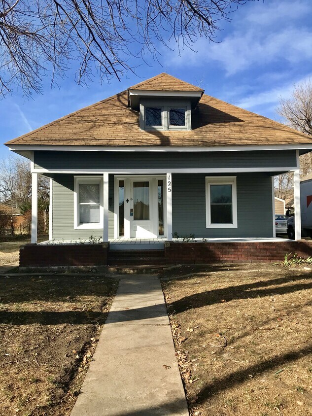 Primary Photo - 125 S Glenn St