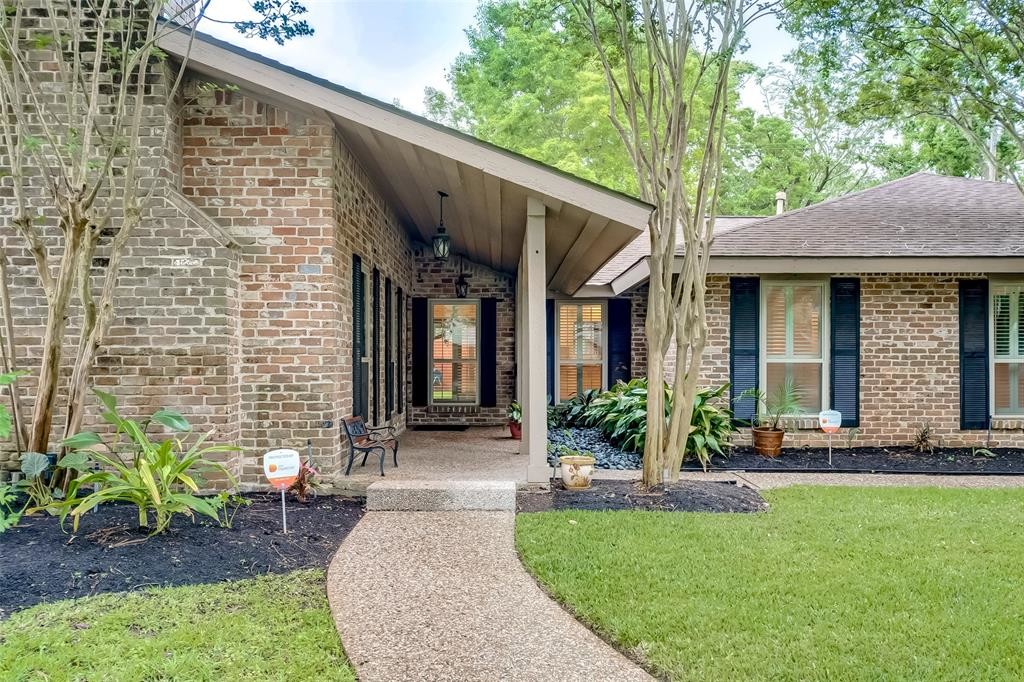 Primary Photo - 5227 Loch Lomond Dr