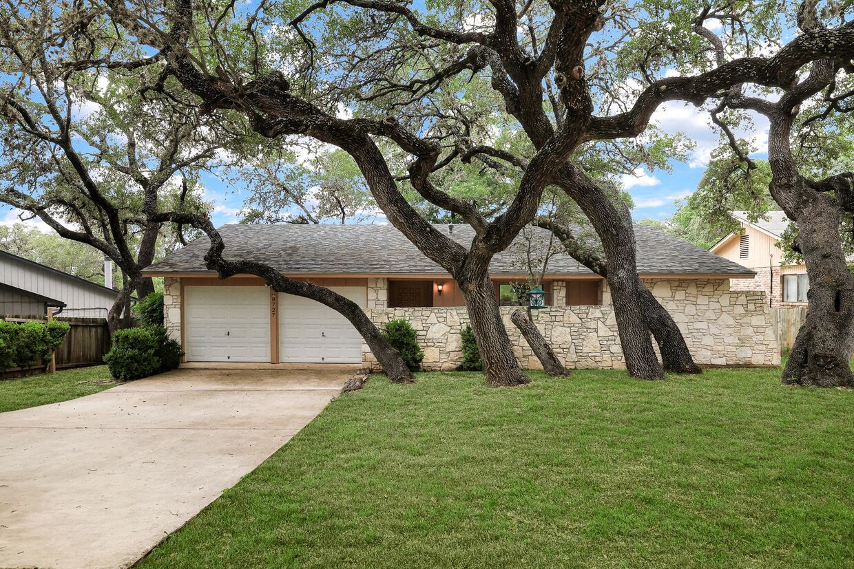 Primary Photo - ADORABLE 4bd/2b Priced-right Rental Find i...