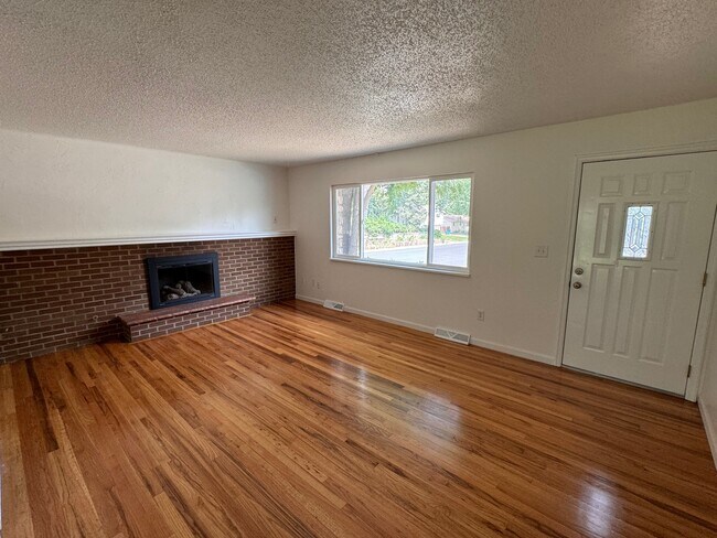 Foto del edificio - 1437 Beech Ct