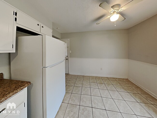 Building Photo - 5021 Woody Cove