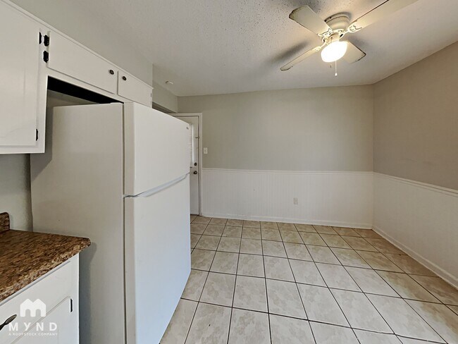 Foto del edificio - 5021 Woody Cove