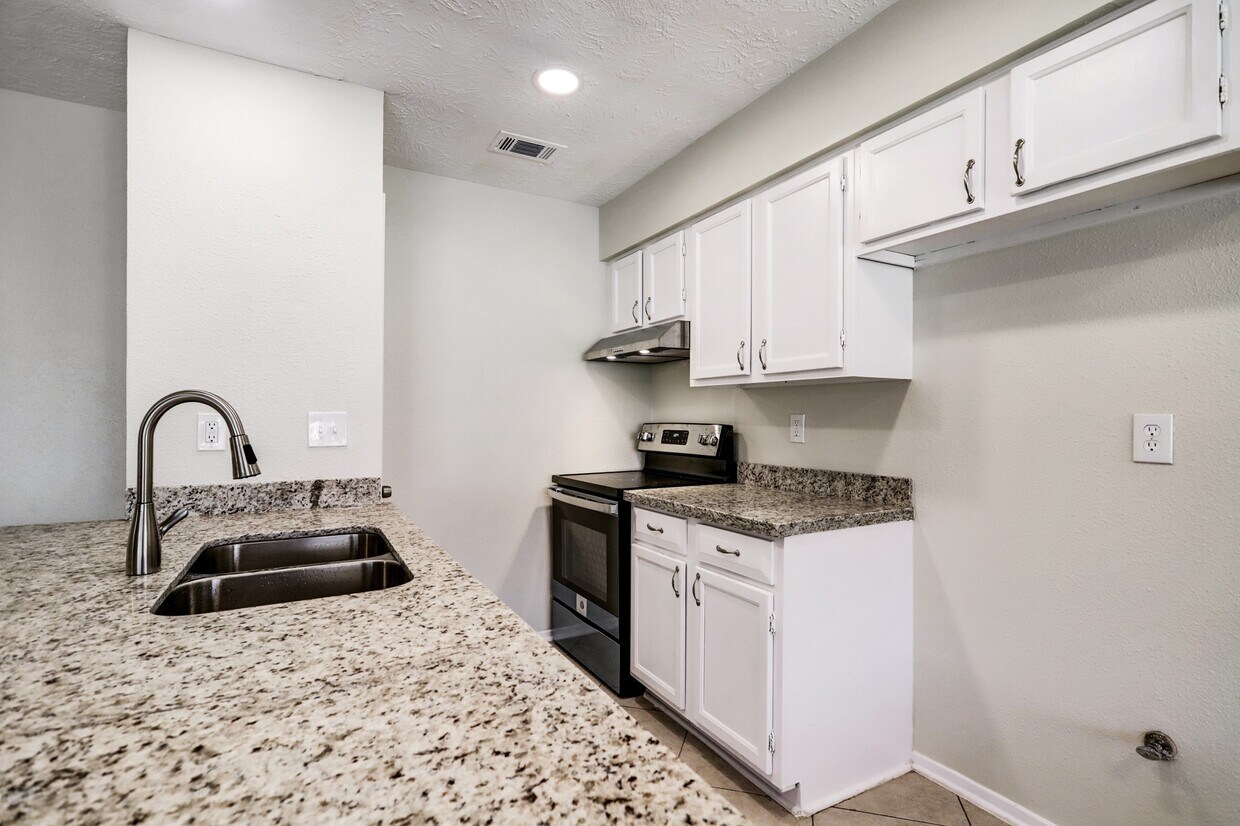 Primary Photo - 6906 Soledad Dr