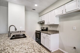Building Photo - 6906 Soledad Dr