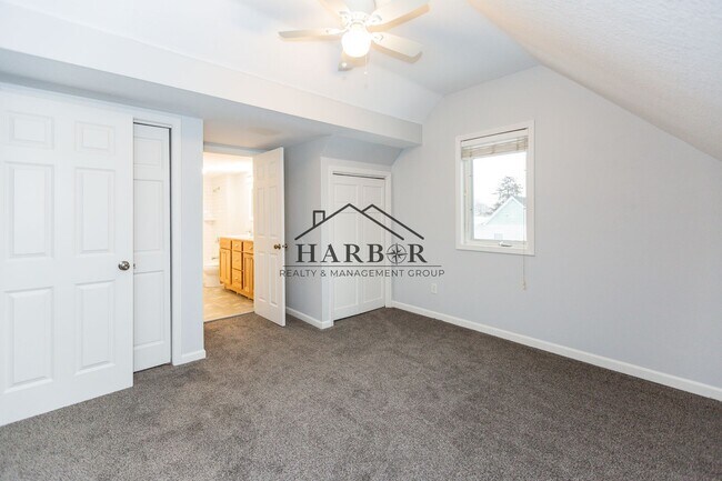 Foto del edificio - 4 Bedroom Home in NW Rochester