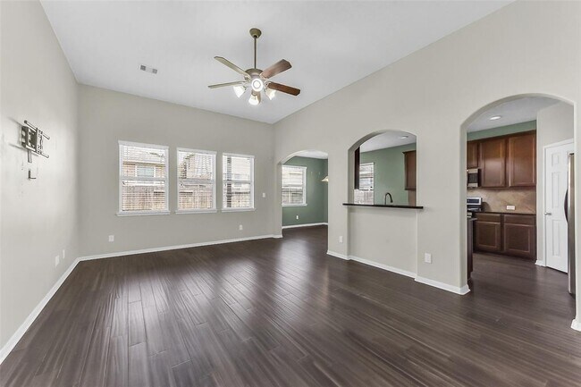 Foto del edificio - 16622 River Wood Ct