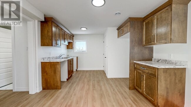 Building Photo - 250 Ladysmith Dr